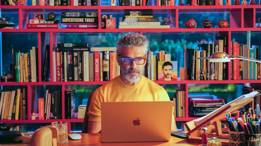 TIFF Review: ‘Bitter Christmas’ is Another Engrossing Almodóvar Story with Terrific Talent as Its Center TIFF Review: ‘Bitter Christmas’ is Another Engrossing Almodóvar Story with Terrific Talent as Its Center